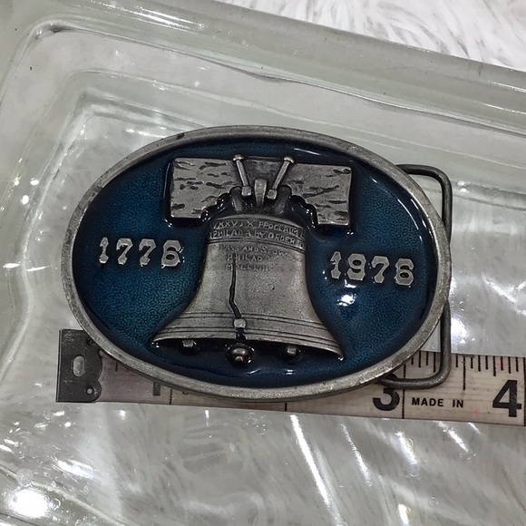 Vintage Bergamot Bicentennial brass belt buckle - Picture 6 of 7